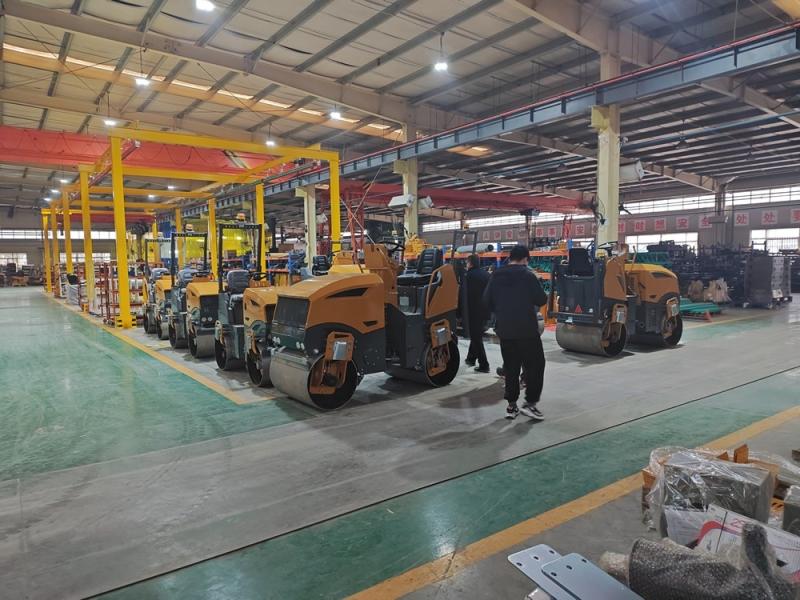 小型壓路機(jī)價(jià)格不能盲從，先把知識(shí)來學(xué)起！
